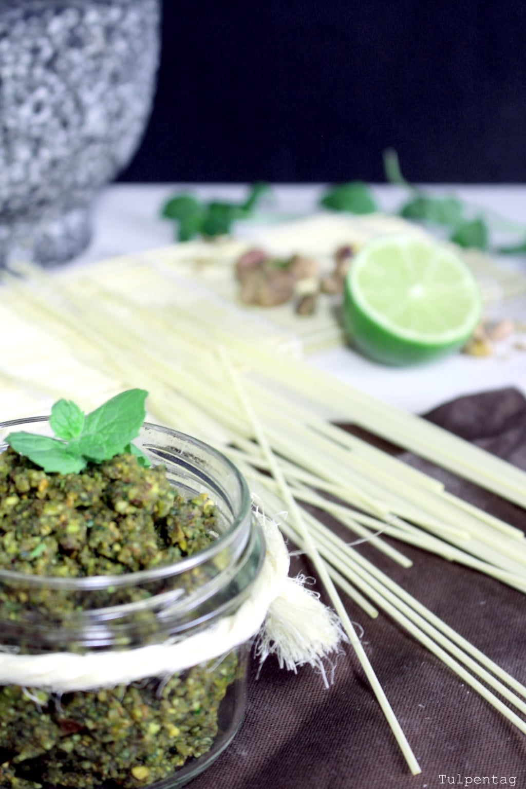 Pistazien-Minz-Limetten-Pesto