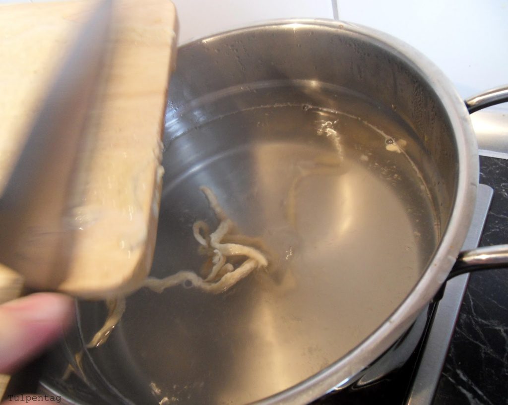 Walnuss-Spätzle mit Salbei-Nuss-Butter - Schnelle vegetarische Rezepte.