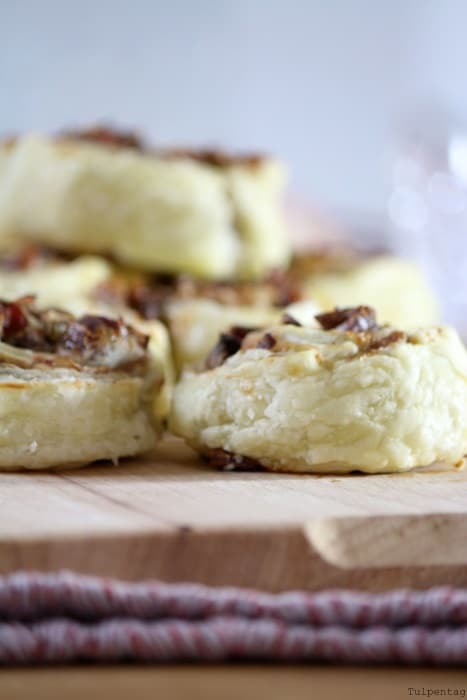 Blätterteig Frischkäse Snack Pilze Datteln Fingerfood