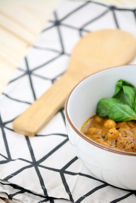 Kichererbsen-Curry mit Couscous in 20 Minuten #Rezept #vegetarisch #schnell #feierabendküche #schnelleküche #vegan