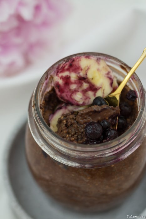 Chiapudding mit Schokolade über Nacht Overnight