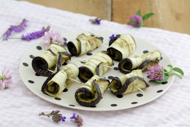 auberginen-pesto-roellchen-snack-fingerfood-picknick-buffet