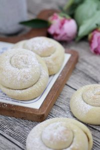 Ensaimadas-spanisches-gebaeck-rezept-hefeschnecken2