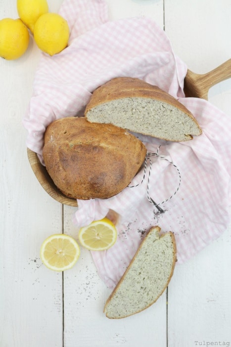 Mohn-Zitronen-Brot