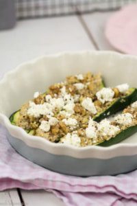 Gefüllte Zucchini mit Quinoa Walnüssen und Feta
