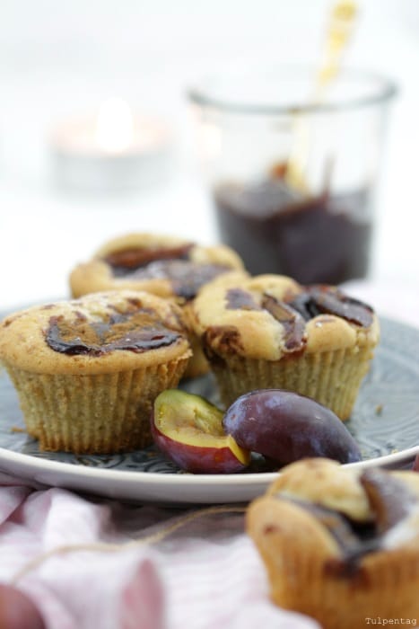 Muffins mit Zimt und Zwetschgen - Tulpentag. Schnelle Rezepte.