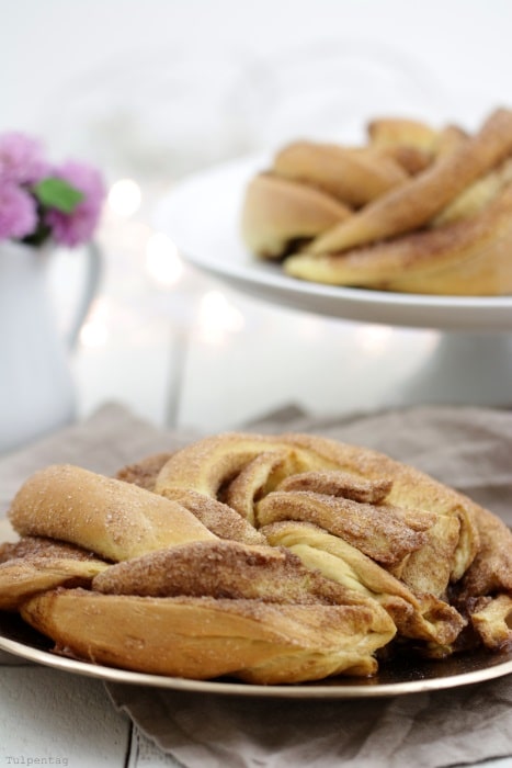 Hefezopf Zimtzopf Hefe Rezept Zimt Gebäck