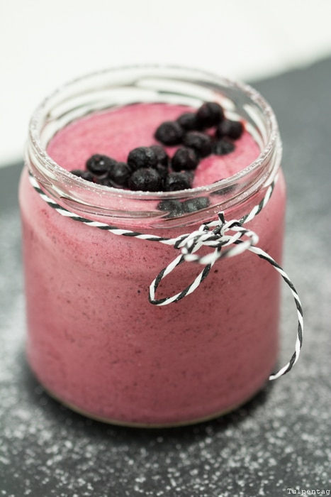 Beeren-Dessert-mit-Sahne