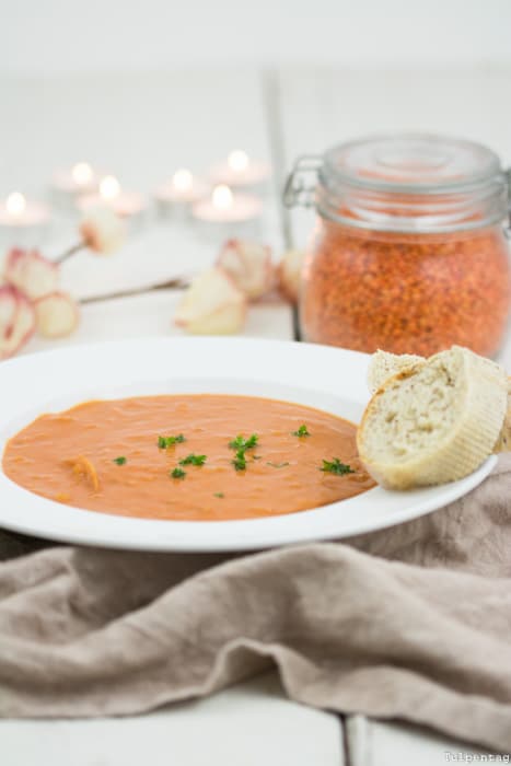 Rote Linsen Suppe Rezept vegetarisch Kokosmilch Tomaten kalorienarm vegan