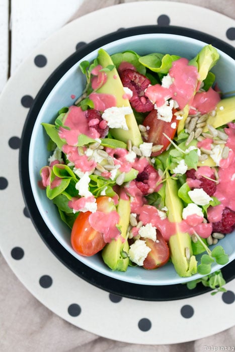 Salat mit Himbeeren und fruschiger Vinaigrette