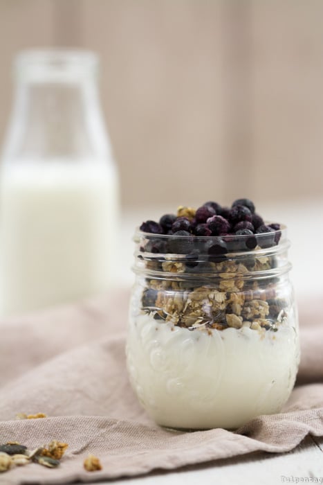 Granola Knuspermüsli selbst machen Samen Mandeln Haferflocken Frühstück Rezept
