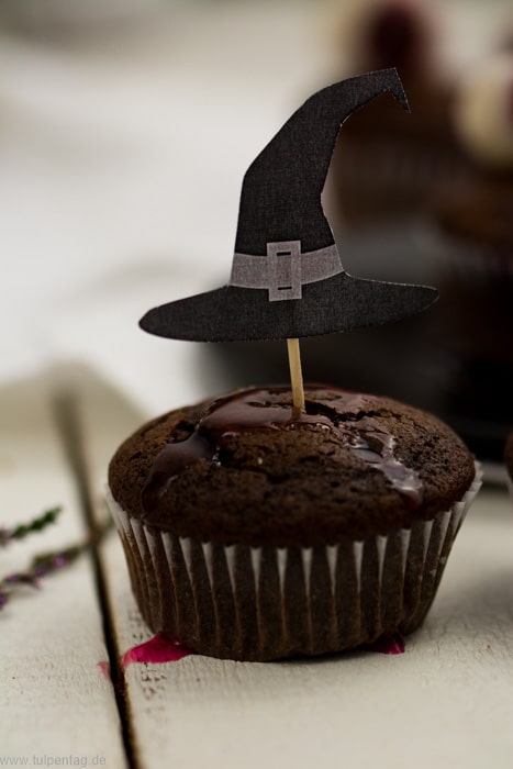 Halloween-Muffins aus doppelter Schokolade #gruselig #muffins #augen #blut #halloween #lecker #schnell #backen #ideen
