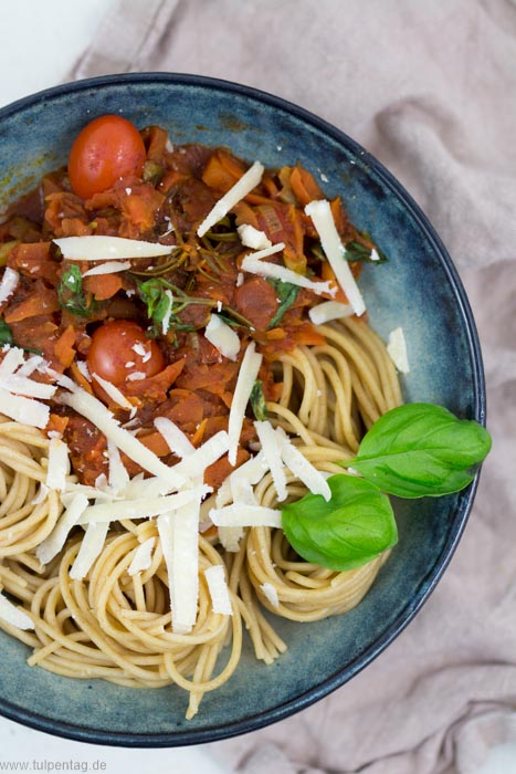 Vegetarische Bolognese mit Möhren - Schnelle vegetarische Rezepte.