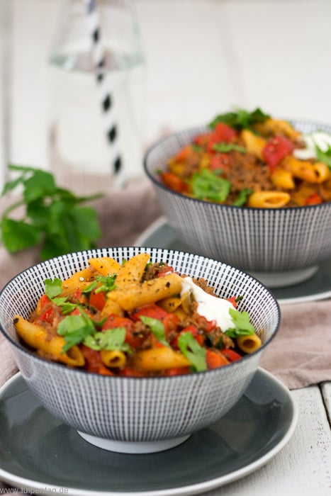 One-Pot-Pasta mit Hackfleisch und Paprika #onepot #pasta #nudeln #rezept #schnell #feierabendküche #einfach #schnellerezepte #hackfleisch