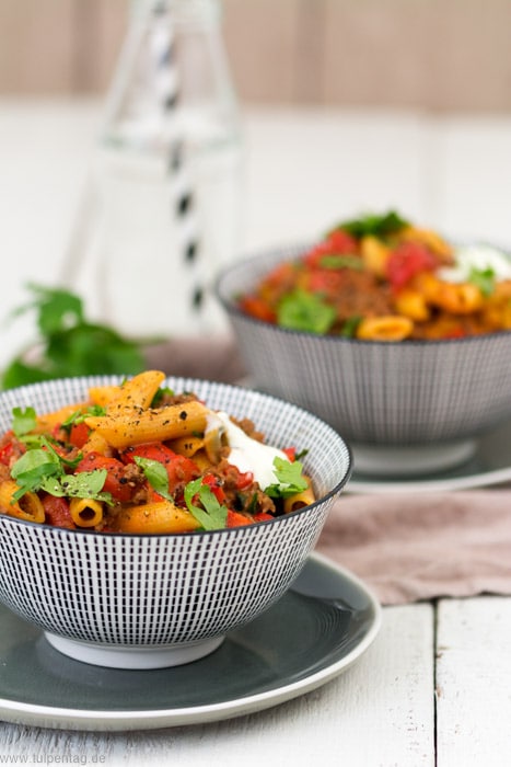 One-Pot-Pasta mit Hackfleisch und Paprika #onepot #pasta #nudeln #rezept #schnell #feierabendküche #einfach #schnellerezepte #hackfleisch