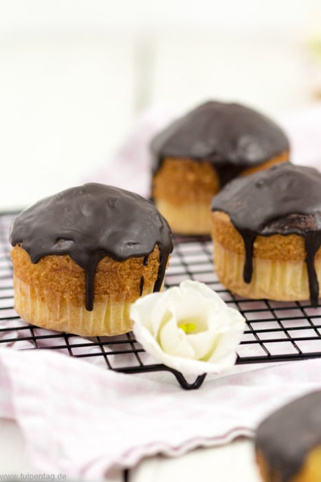 Muffins mit Crème fraîche und Schokolade