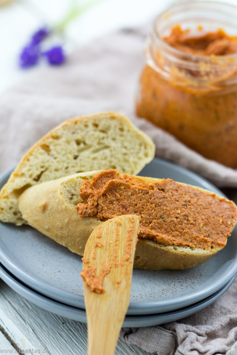 Vegetarischer Aufstrich aus Tomate und Feta - Schnelle vegetarische ...