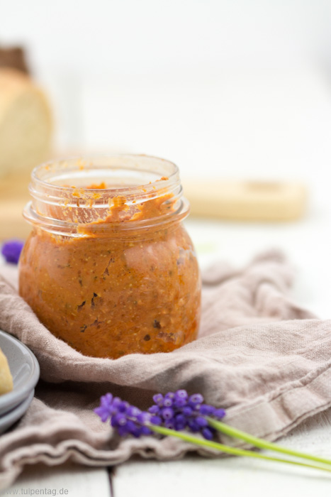 Vegetarischer Aufstrich aus Tomate und Feta - Schnelle vegetarische ...