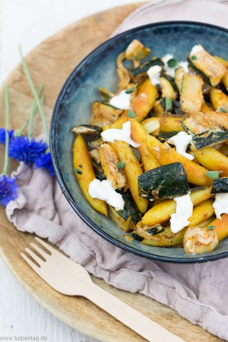 Schupfnudel-Pfanne mit Zucchini und Ziegenfrischkäse #schupfnudeln #schnell #vegetarisch #einfach #zucchini
