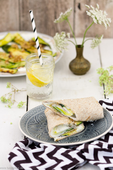 Wraps mit gebratener Zucchini und Fetacreme - Schnelle vegetarische ...