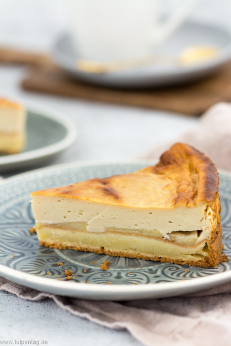 Käsekuchen mit Äpfeln und Karamell bzw. leichter Karamellnote #cheesecake #backen #rezept #äpfel #herbst #kuchen #einfach