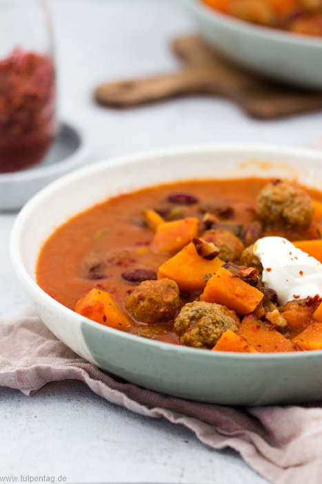 Eintopf mit Hackfleisch, Süßkartoffeln, Bohnen und passierten Tomaten. #schnell #einfach #feierabendküche #rezept #herbst