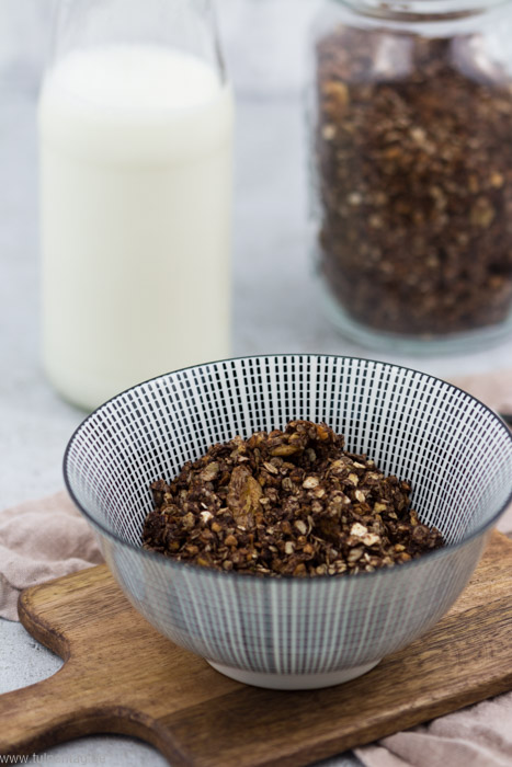 Schoko-Nuss-Granola - Schnelle vegetarische Rezepte.