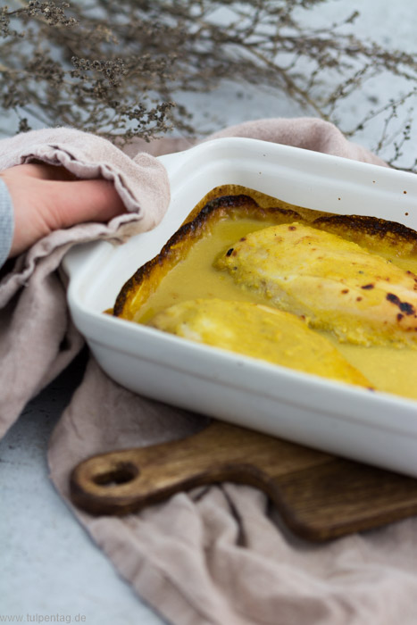 Hähnchen aus dem Ofen mit Orangen-Senf-Sauce und Kartoffelwedges #rezept #einfach #schnell #ofengericht #hähnchen