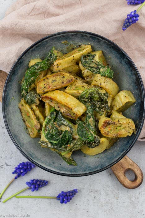 Gebratene Maultaschen mit Spinat und Sahne #rezept #vegetarisch #schnell #einfach