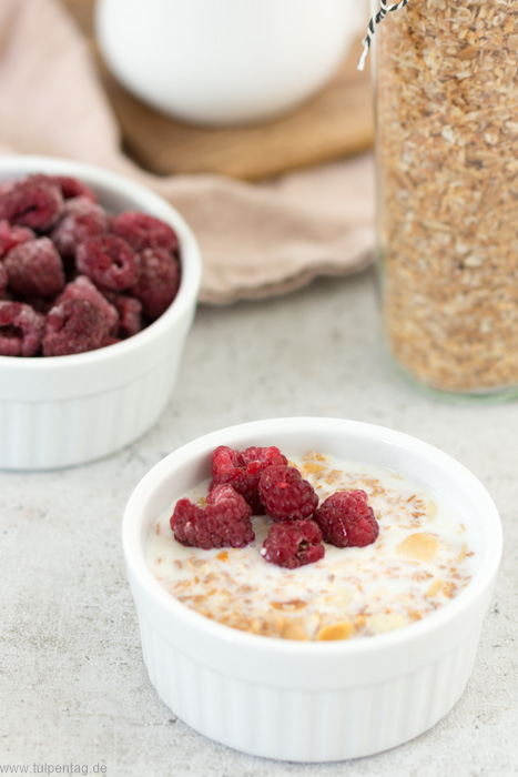 Granola mit Mandeln und Kokos - Tulpentag. Schnelle Rezepte.