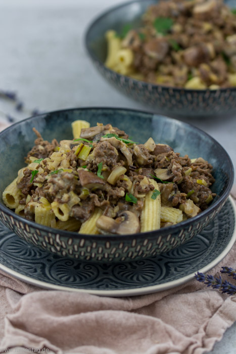 Nudel-Hackfleisch-Pfanne-mit-Pilzen-Sahne-4 - Tulpentag. Schnelle Rezepte.