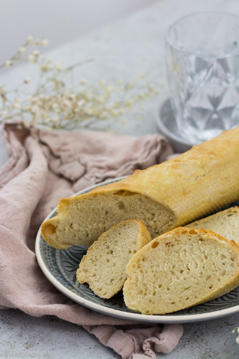 Baguette Grundrezept. Hier mit Dinkelmehl. #rezept #backen #baguette #einfach