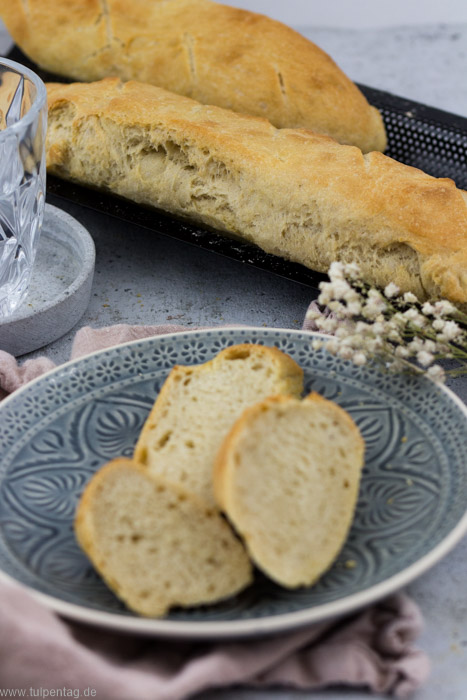 Baguette Grundrezept. Hier mit Dinkelmehl. #rezept #backen #baguette #einfach