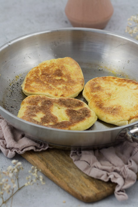 Pfannenbrot. Brote aus der Pfanne schnell und einfach selbermachen. Rezept. #brot #einfach #schnell #pfanne #brot #naan