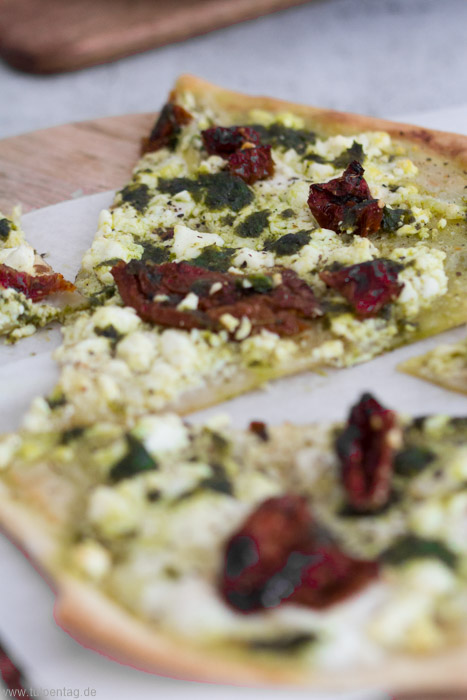 Flammkuchen schnell und einfach mit Bärlauch gemacht.