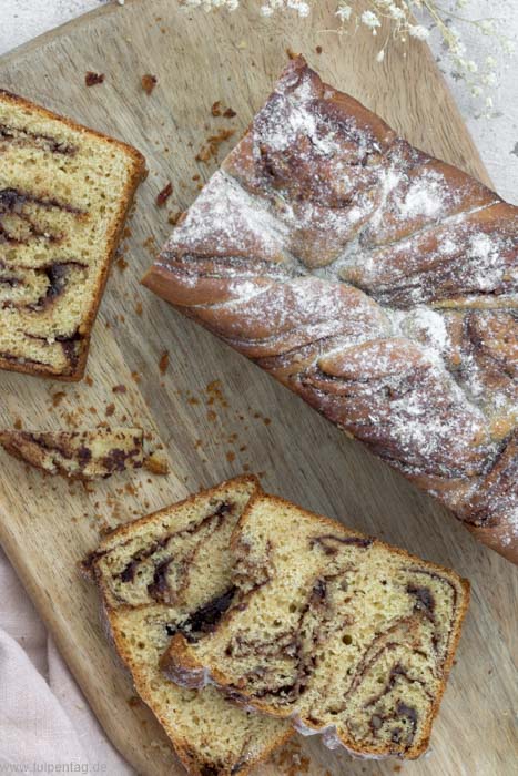 Schokoladen-Babka backen für Ostern. Einfaches Rezept für einen süßen Hefezopf in einer Kastenform.