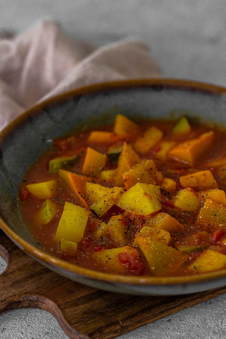 Eintopf-mit-K-rbis-Zucchini-und-Kartoffeln