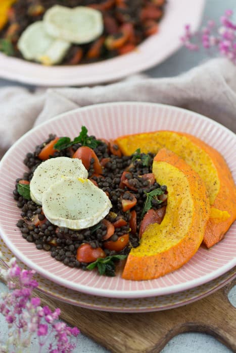 Belugalinsen-Salat mit Kürbis vegetarisch gesund
