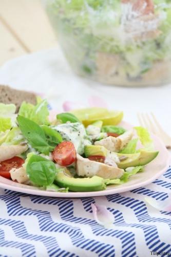 Hähnchen-Avocado-Salat