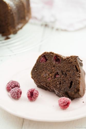 Schokoladenkuchen-mit-Himbeeren