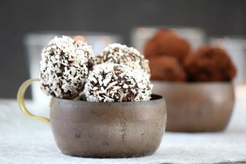 Spekulatius-Pflaumen-Schoko-Bällchen