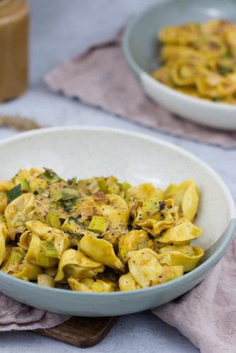 Tortellini in Lauch-Sahne-Sauce