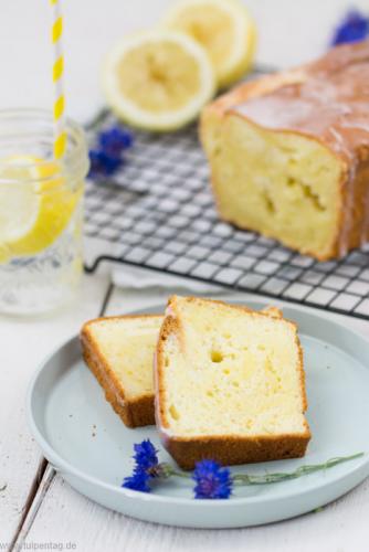 Zitronenkuchen mit Creme fraiche