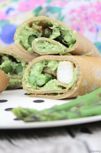 Spargel-Crepes mit Hähnchen